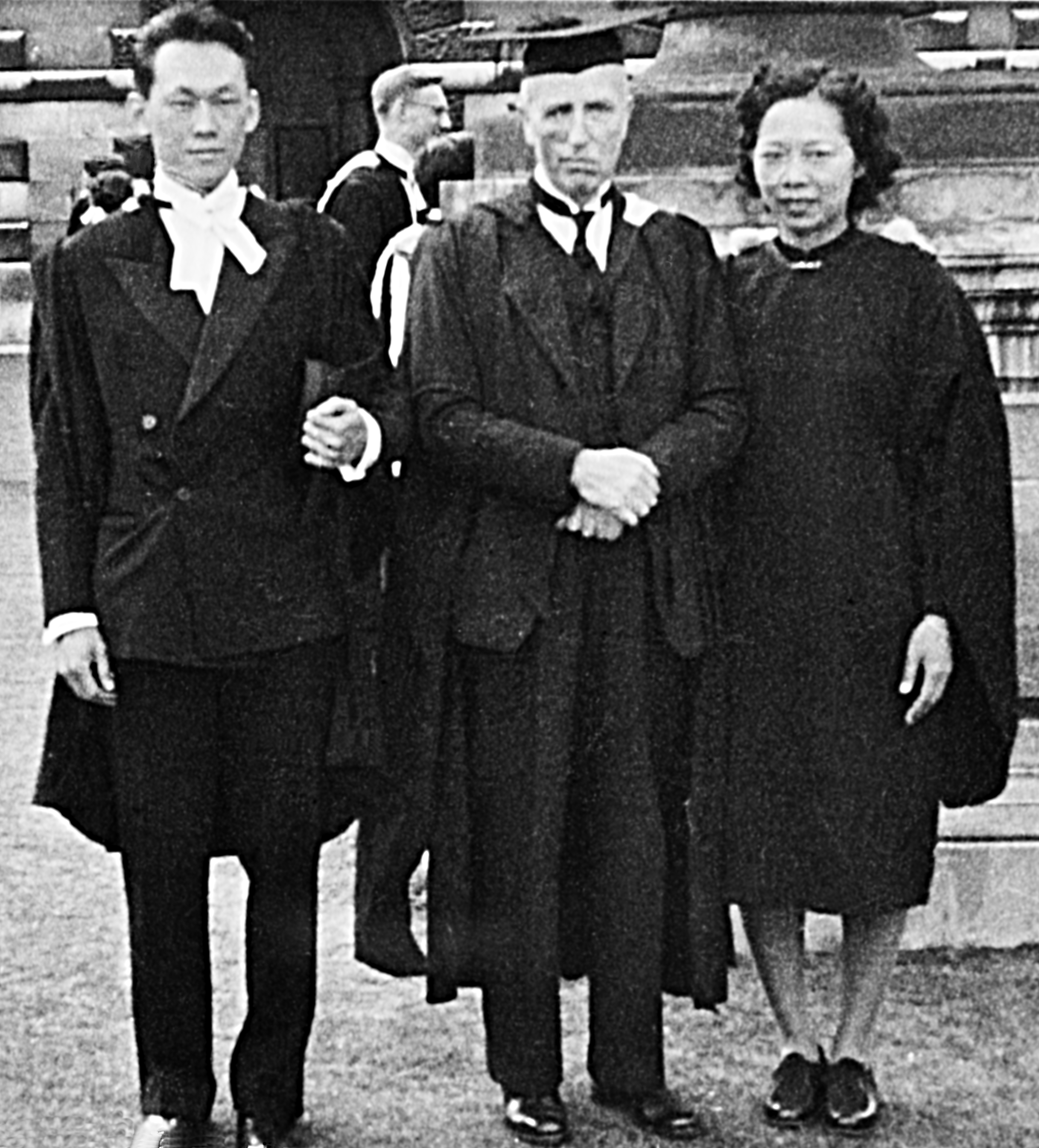 LKY at Girton graduation 1949/By permission of Fitzwilliam College, Cambridge
